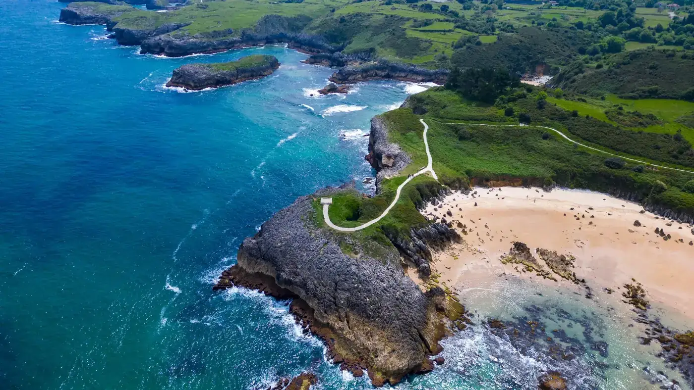 Llanes