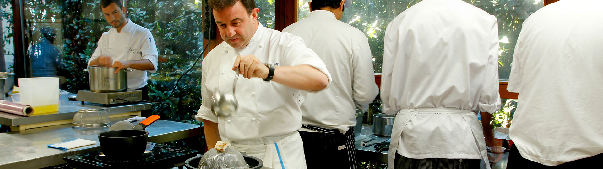 De Spaanse chef-kok Martín Berasategui kookt