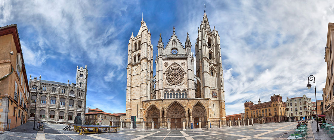 Buitenaanzicht van de kathedraal van León