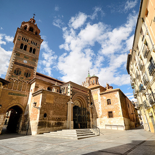 Uitzicht op de kathedraal van Santa María de Mediavilla in Teruel