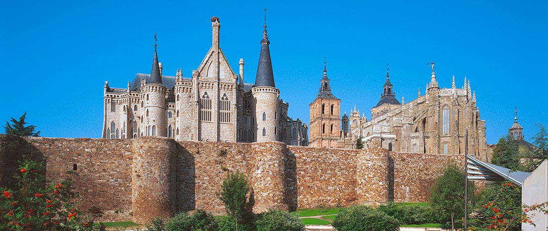 Astorga stadsmuren voor de bisschop