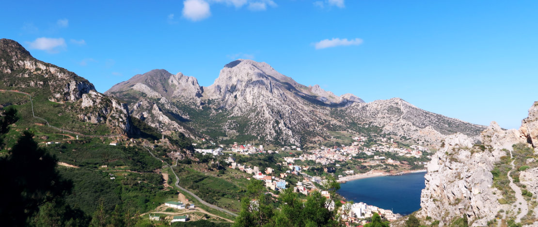 Uitzicht op de berg die bekend staat als de Dode Vrouw in Ceuta