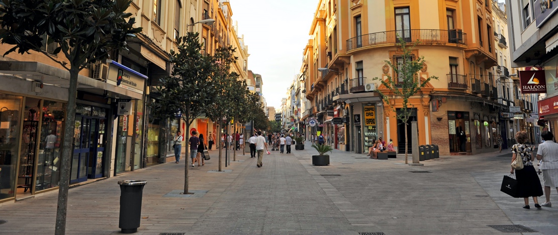 Uitzicht op Calle Cruz del Conde, de belangrijkste winkelstraat van Cordoba