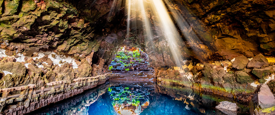 Binnenkant van de grot van Jameos del Agua op Lanzarote