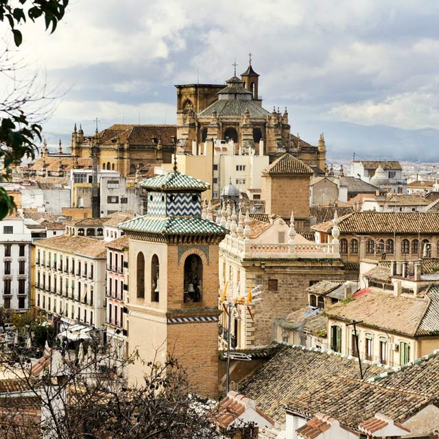 Uitzicht op de daken van Granada.