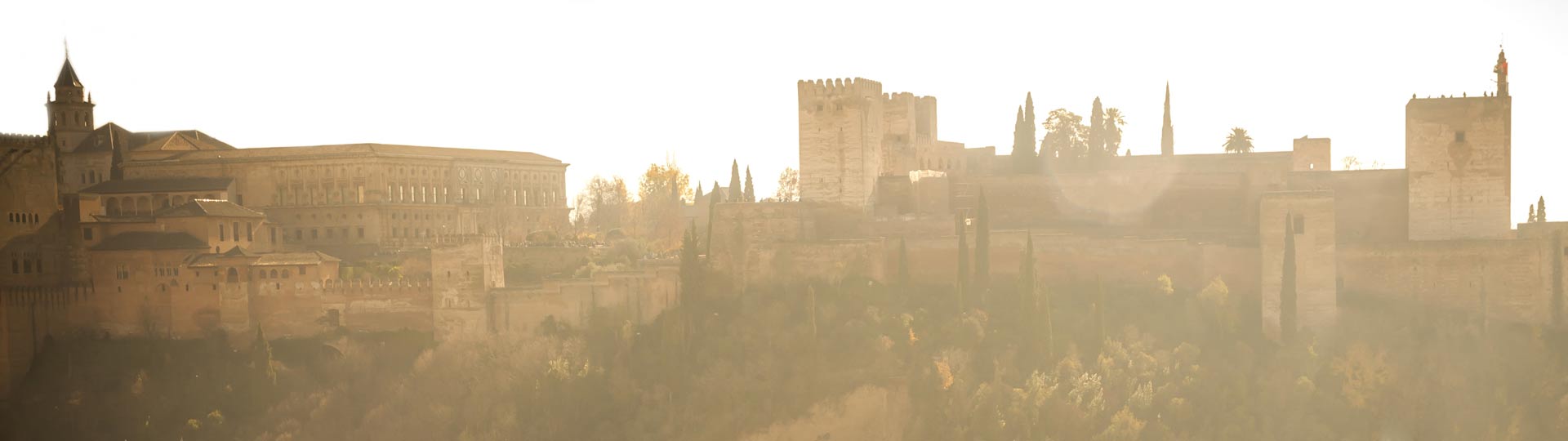 Uitzicht op het Alhambra vanaf het uitkijkpunt San Nicolás.